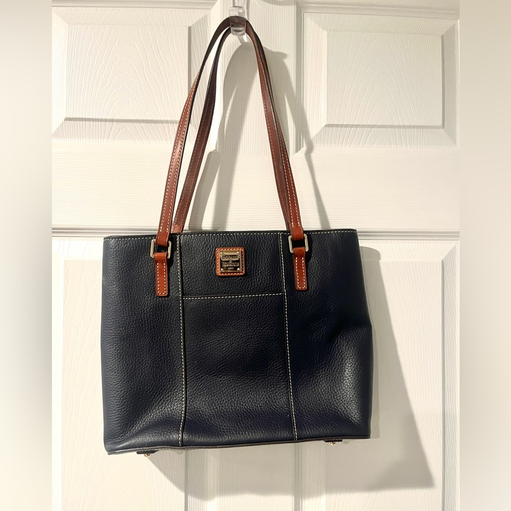 NWOT Dooney and Burke Pebble Grain Small Lexington in Midnight Blue